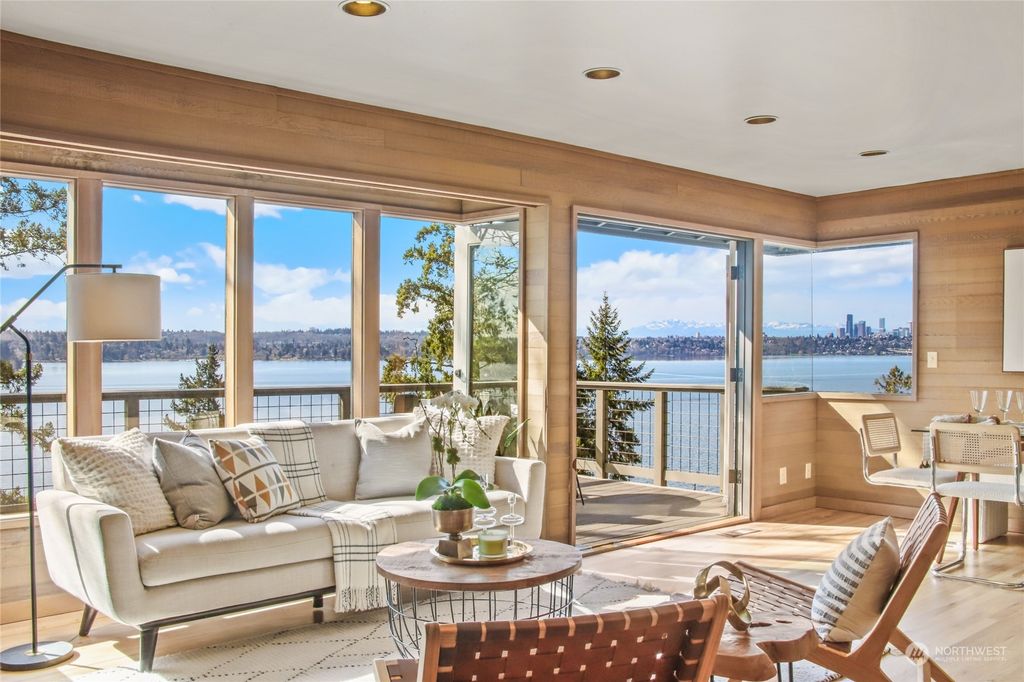 Photo of 8106 SE 44th Street, Mercer Island, WA 98040 (MLS # 2211406)