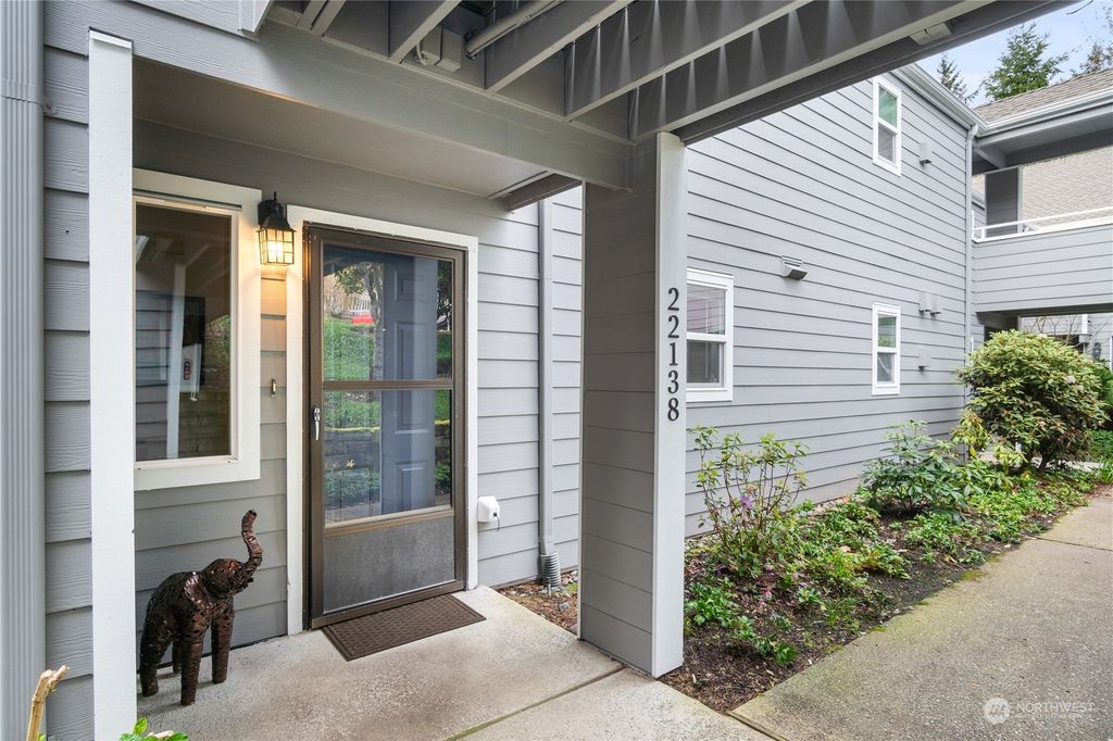 Photo of 22138 SE 41st Lane #1035, Issaquah, WA 98029 (MLS # 2215234)