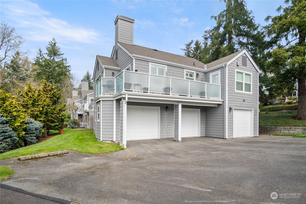 Photo of 22138 SE 41st Lane #1035, Issaquah, WA 98029 (MLS # 2215234)