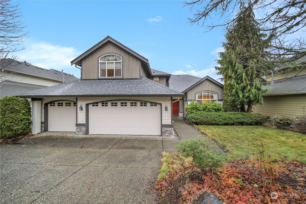 Photo of 6427 165th Place SE, Bellevue, WA 98006 (MLS # 2030937)