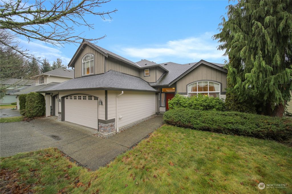 Photo of 6427 165th Place SE, Bellevue, WA 98006 (MLS # 2030937)