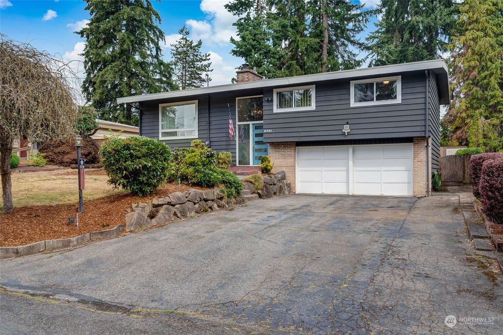 Photo of 5721 178th Place SW, Lynnwood, WA 98037 (MLS # 2272225)
