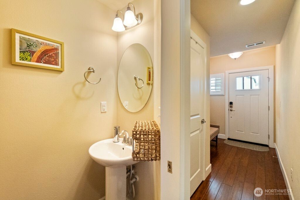 Photo of 1610 145th Place SW #B, Lynnwood, WA 98087 (MLS # 2347776)