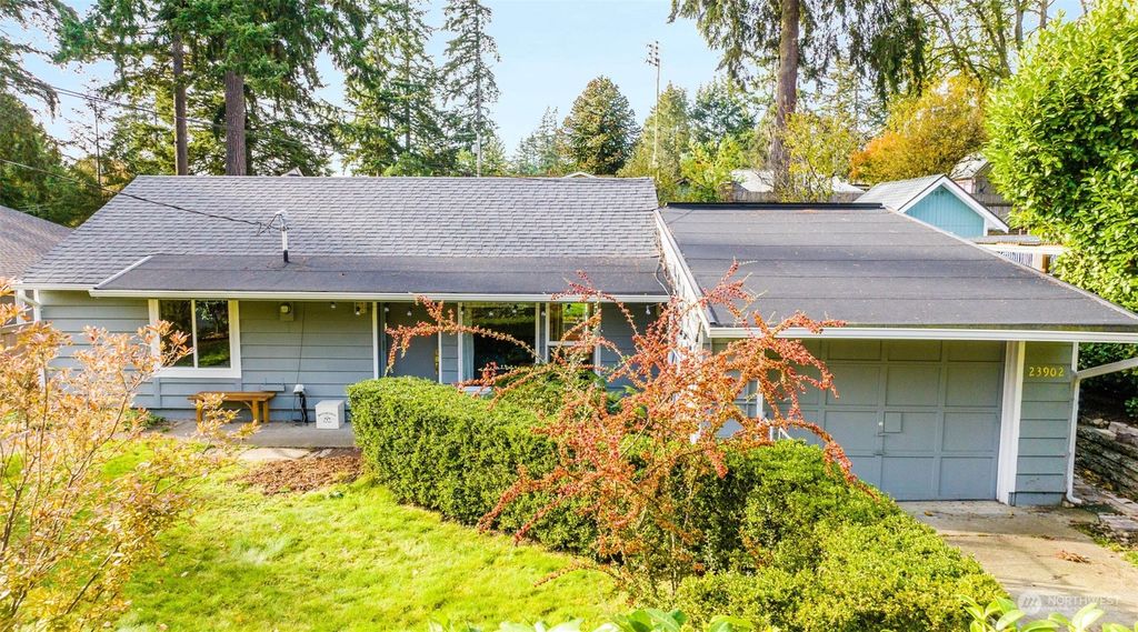 Photo of 23902 53rd Avenue W, Mountlake Terrace, WA 98043 (MLS # 2307874)