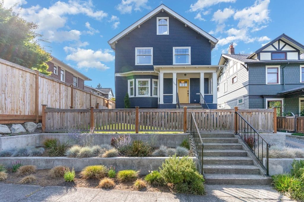 Photo of 1607 6th Avenue W, Seattle, WA 98119 (MLS # 2466062)