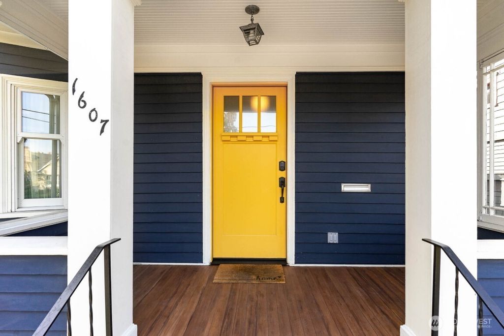 Photo of 1607 6th Avenue W, Seattle, WA 98119 (MLS # 2466062)