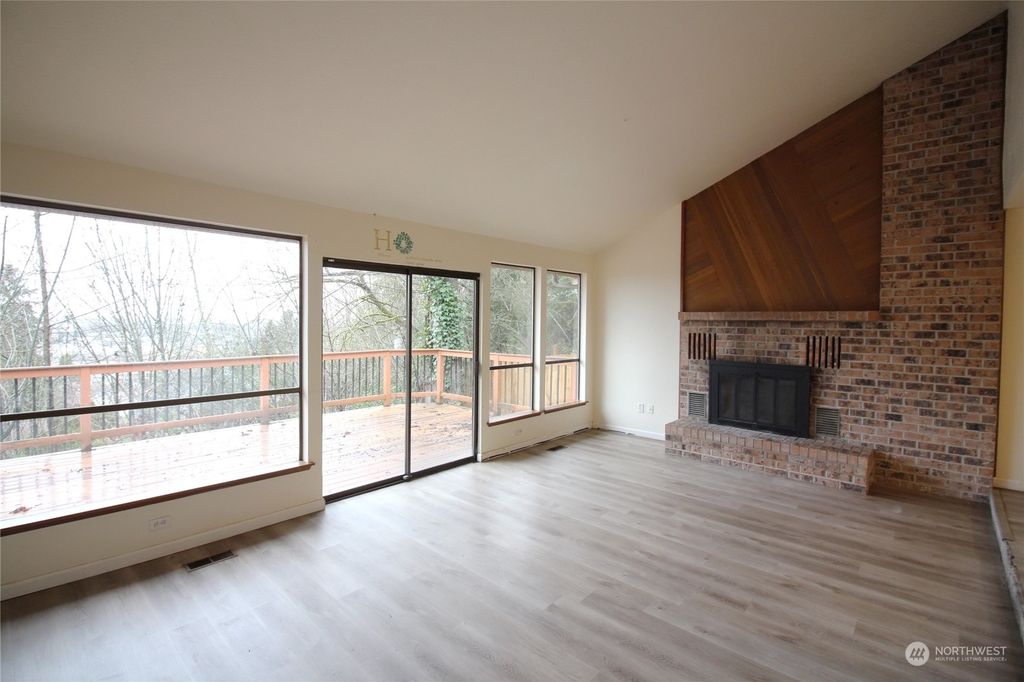 Photo of 418 Kennebeck Avenue S, Kent, WA 98030 (MLS # 2326681)