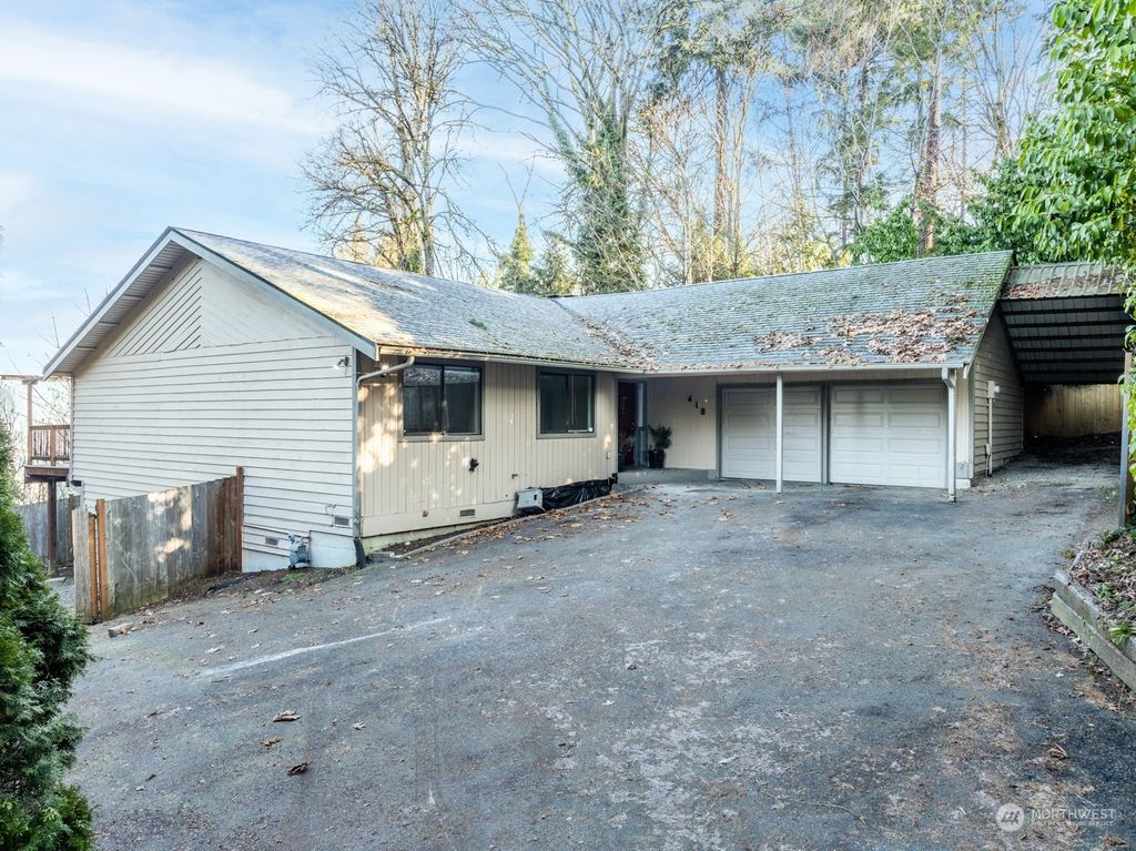 Photo of 418 Kennebeck Avenue S, Kent, WA 98030 (MLS # 2326681)