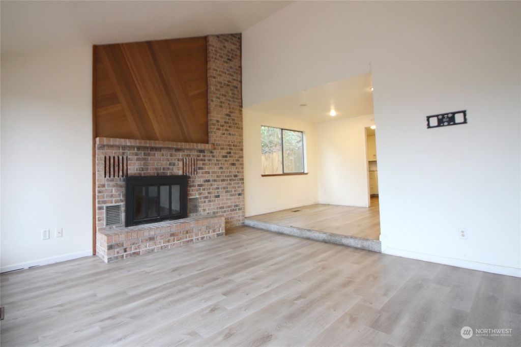 Photo of 418 Kennebeck Avenue S, Kent, WA 98030 (MLS # 2326681)