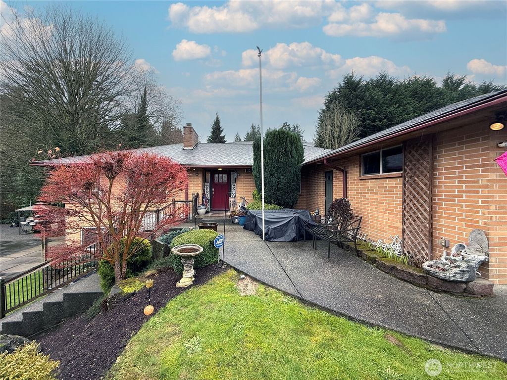 Photo of 845 S 230th Street, Des Moines, WA 98198 (MLS # 2473466)