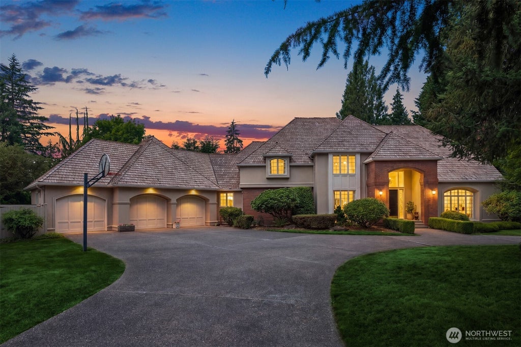 Photo of 13905 212th Drive NE, Woodinville, WA 98077 (MLS # 2574279)