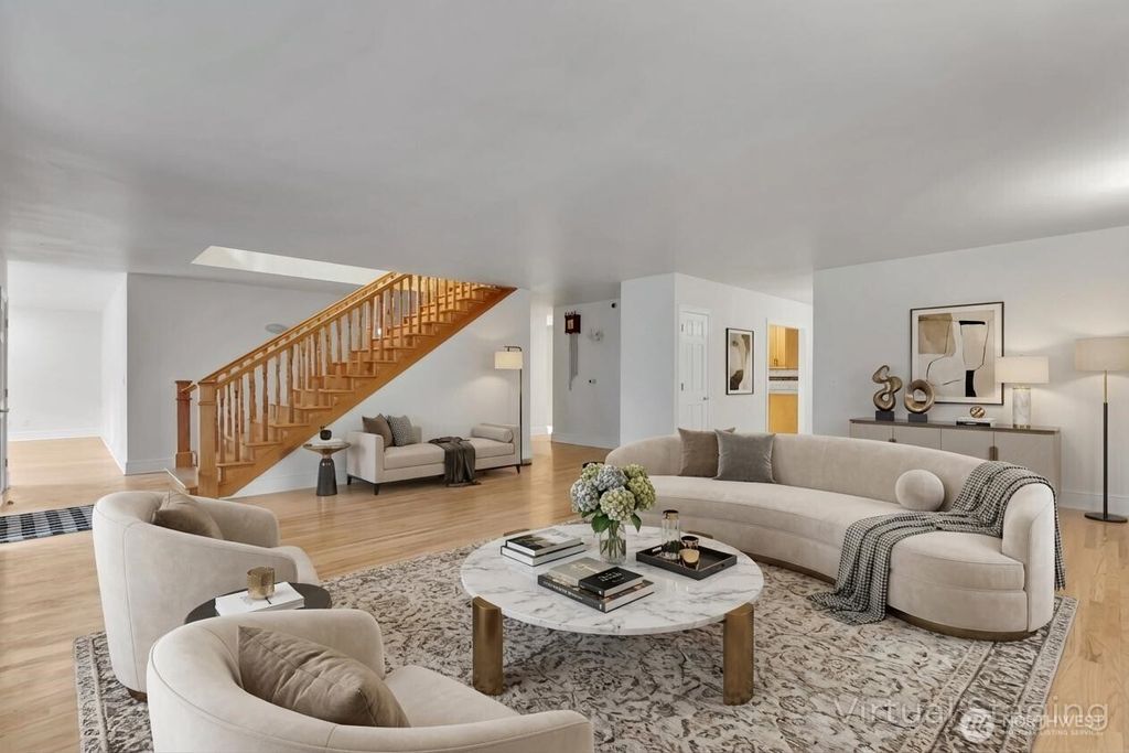 Photo of 1622 SW 140th Street, Burien, WA 98166 (MLS # 2500814)