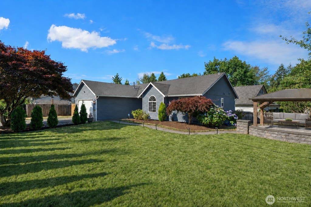 Photo of 8013 NE 145th Street, Kirkland, WA 98034 (MLS # 2560220)