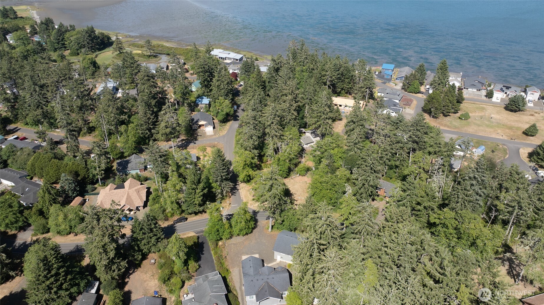 800 Duck Lake Drive SE