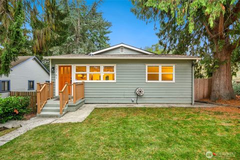 13761 30th Avenue NE Seattle WA 98125