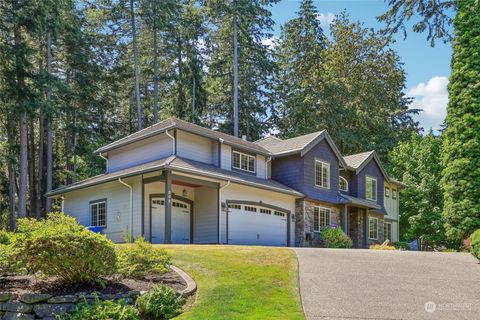 A home in Fox Island