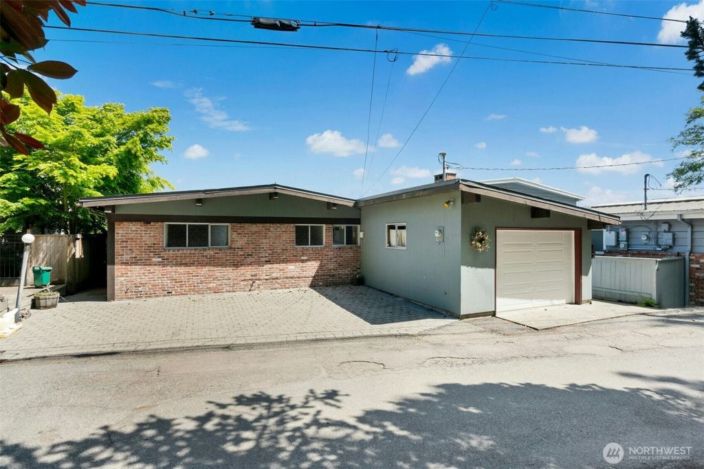 Photo of 13008 Riviera Place NE, Seattle, WA 98125 (MLS # 2415883)