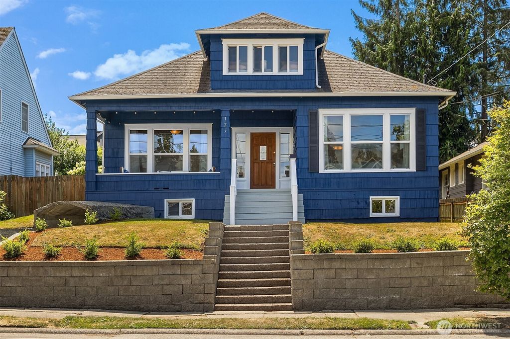 Photo of 127 NE 56th Street, Seattle, WA 98105 (MLS # 2557980)