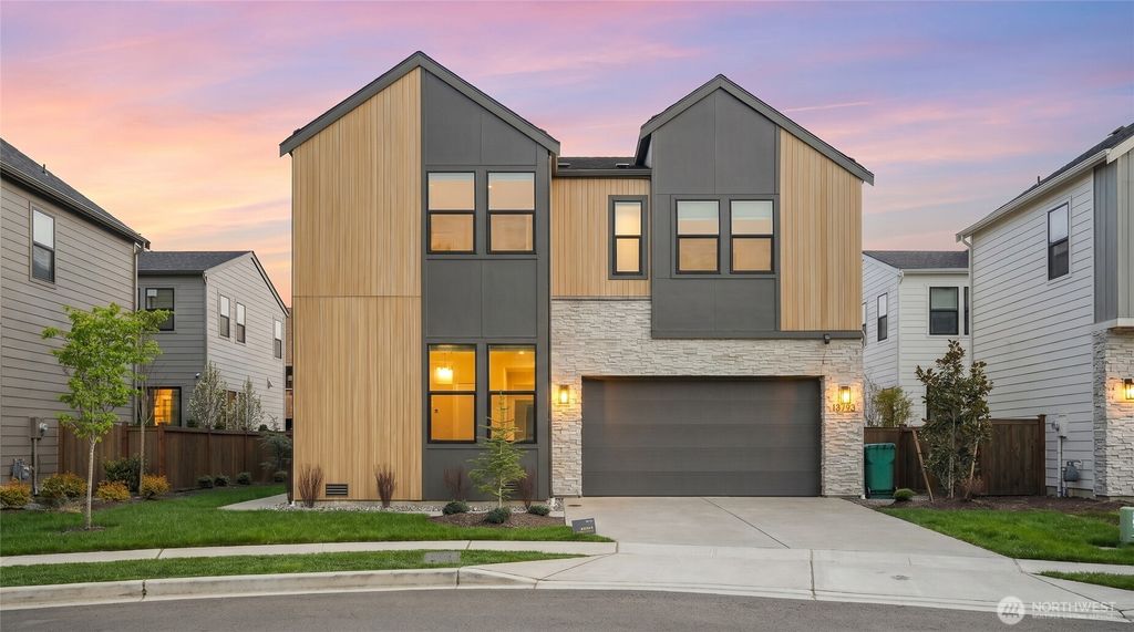 Photo of 13793 SE 84th Street, Newcastle, WA 98059 (MLS # 2510931)