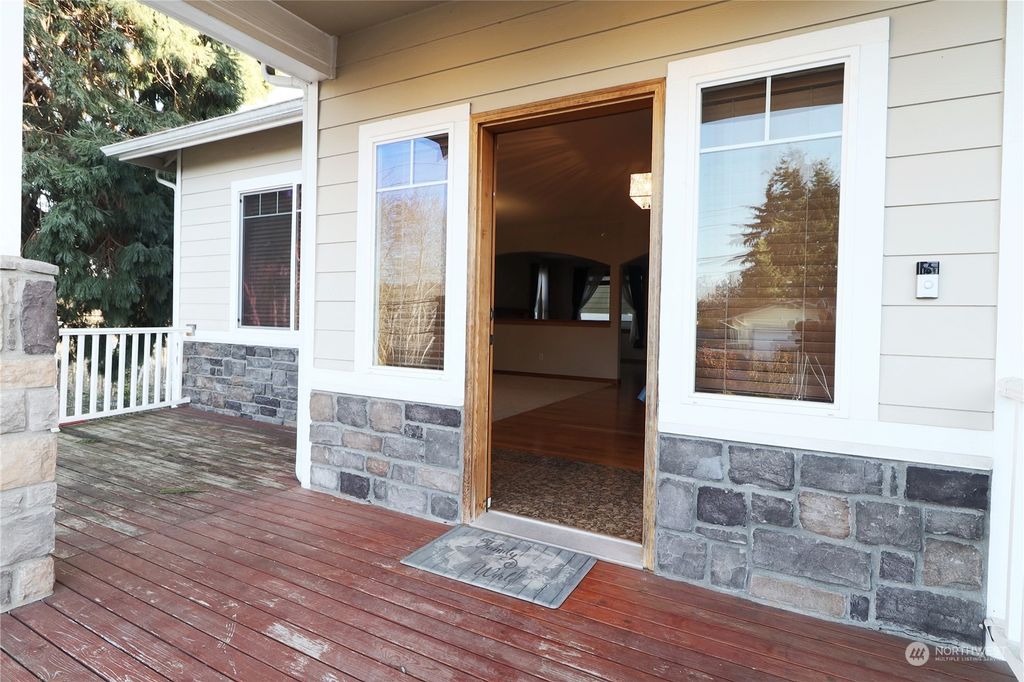 Photo of 4135 S 130th Street, Tukwila, WA 98168 (MLS # 2047170)