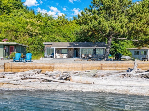Photo of 9 I Hat Island Walk, Hat Island, WA 98206 (MLS # 2540799)