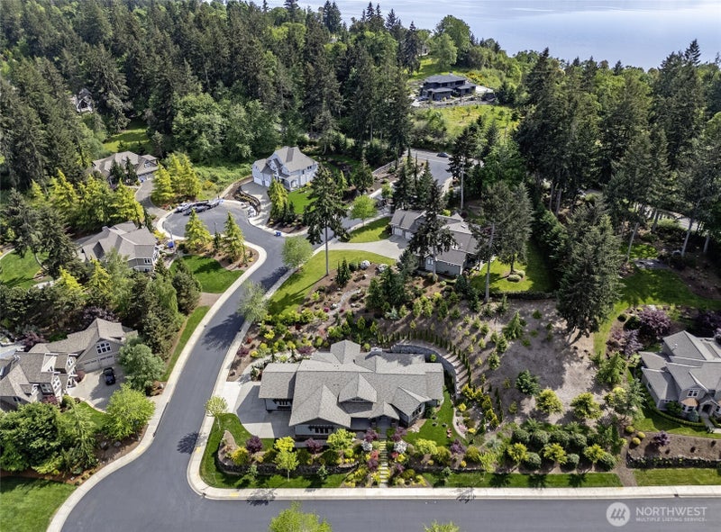 616 Hyak Way