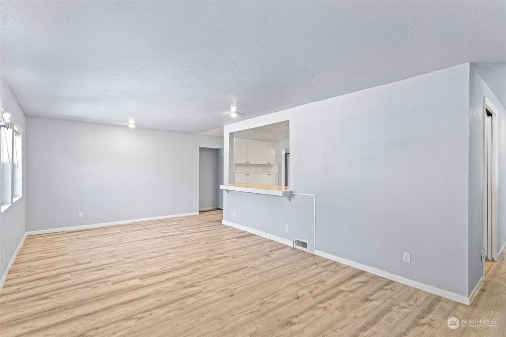 Photo of 3509 NE 6th St St, Renton, WA 98056 (MLS # 2275099)