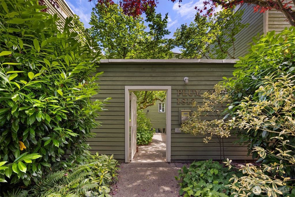 Photo of 1812 25th Avenue #C, Seattle, WA 98122 (MLS # 2394004)