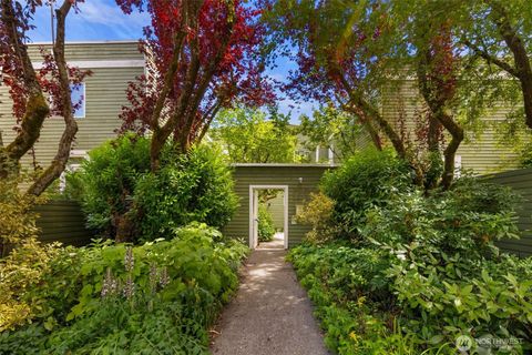 Photo of 1812 25th Avenue #C, Seattle, WA 98122 (MLS # 2394004)