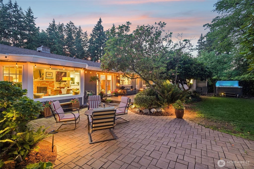 Photo of 5121 Sunset Drive W, University Place, WA 98467 (MLS # 2539657)