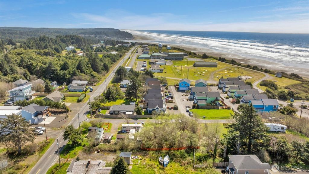Photo of 9 Darien Lane, Pacific Beach, WA 98571 (MLS # 2513230)