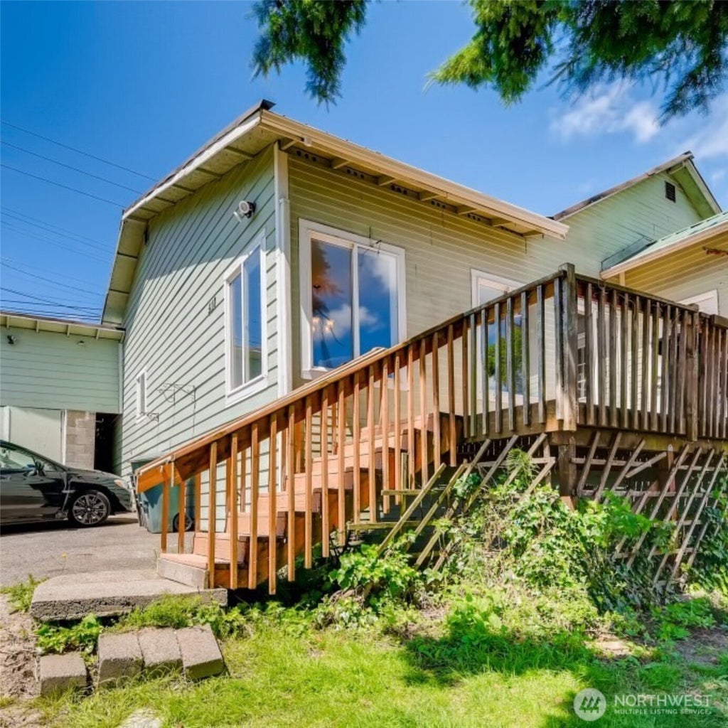Photo of 5118 S 3rd Avenue, Everett, WA 98203 (MLS # 2588516)