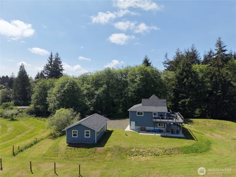 Photo of 1518 Ocean Beach Road, Hoquiam, WA 98550 (MLS # 2538756)