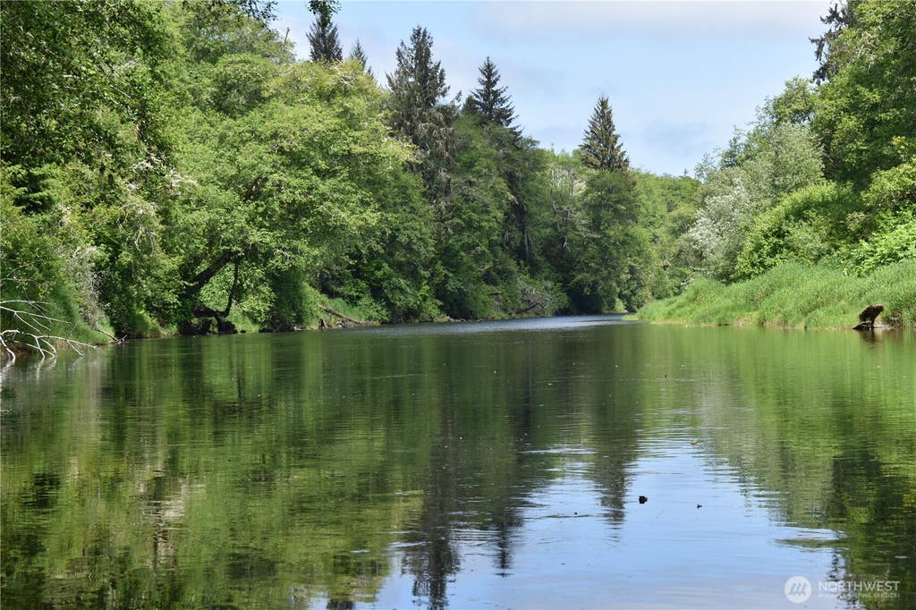 Photo of 1518 Ocean Beach Road, Hoquiam, WA 98550 (MLS # 2538756)