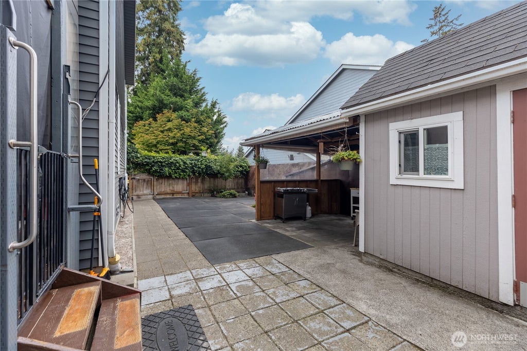 Photo of 1831 S 308th Street #B, Federal Way, WA 98003 (MLS # 2576580)