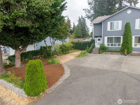 Photo of 1831 S 308th Street #B, Federal Way, WA 98003 (MLS # 2576580)