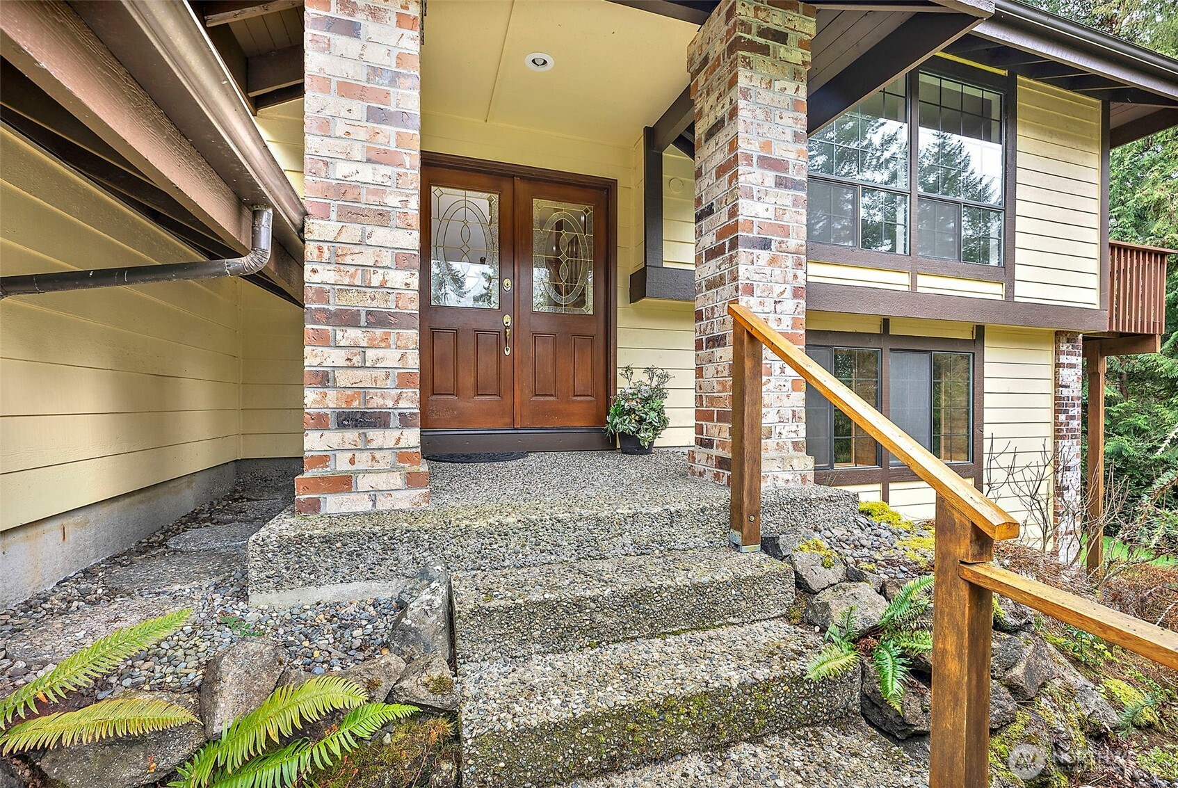 7861 University Point Circle NE