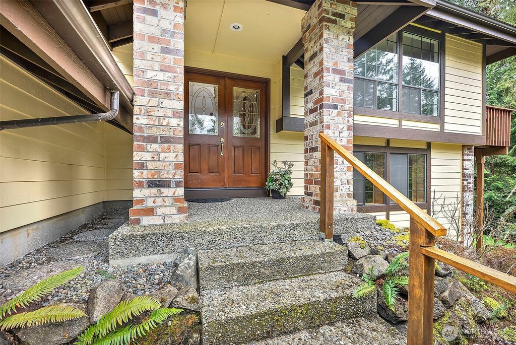 Photo of 7861 NE University Point Circle NE, Bremerton, WA 98311 (MLS # 2484936)