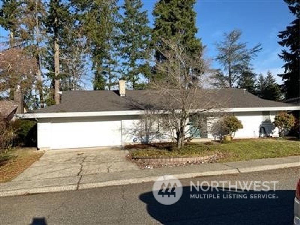 Photo of 14212 SE 165th Place, Renton, WA 98058 (MLS # 2314702)