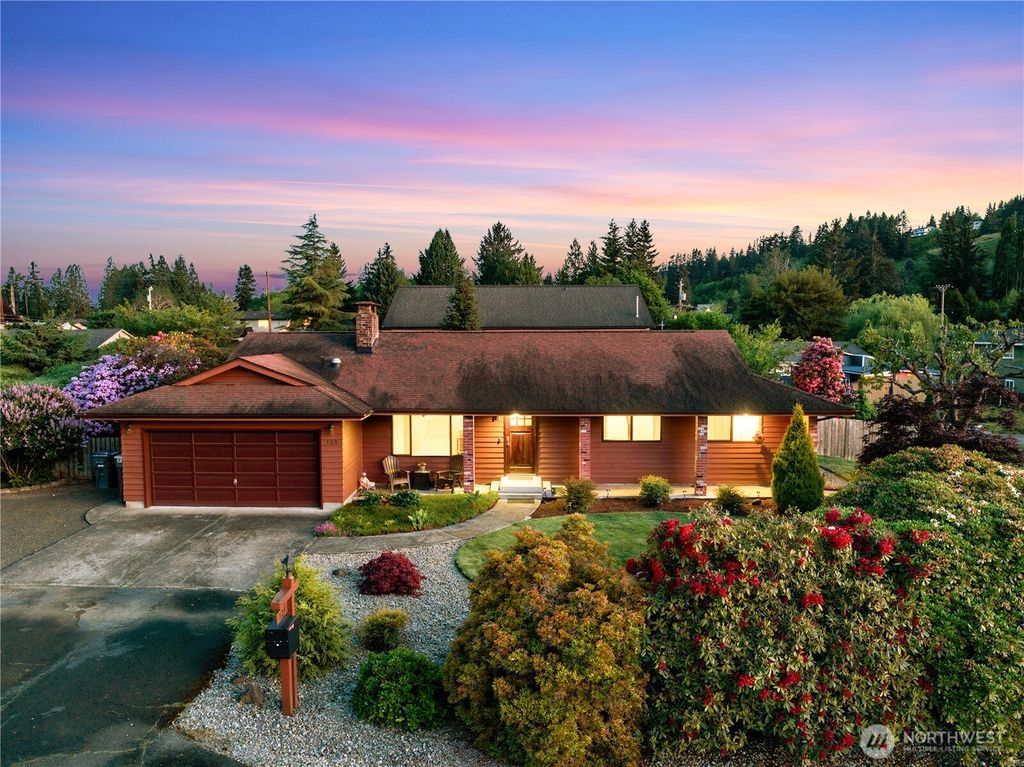 Photo of 705 N Glenn Street, Montesano, WA 98563 (MLS # 2531119)