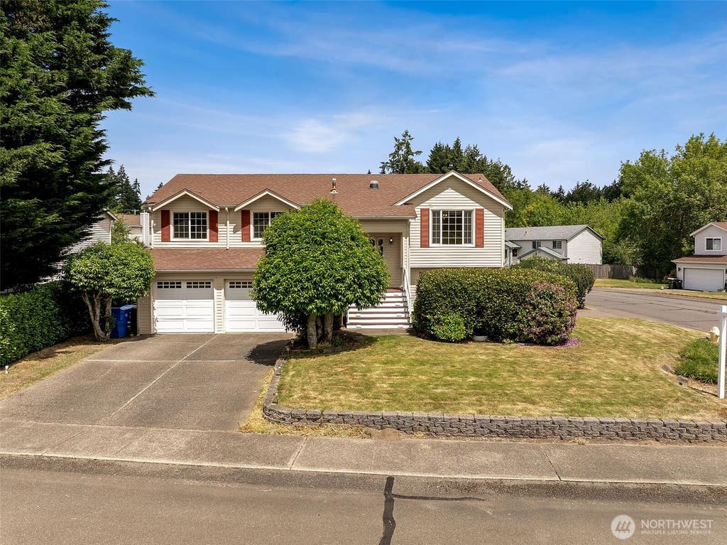 Photo of 7516 Magnolia Court SE, Lacey, WA 98503 (MLS # 2511701)