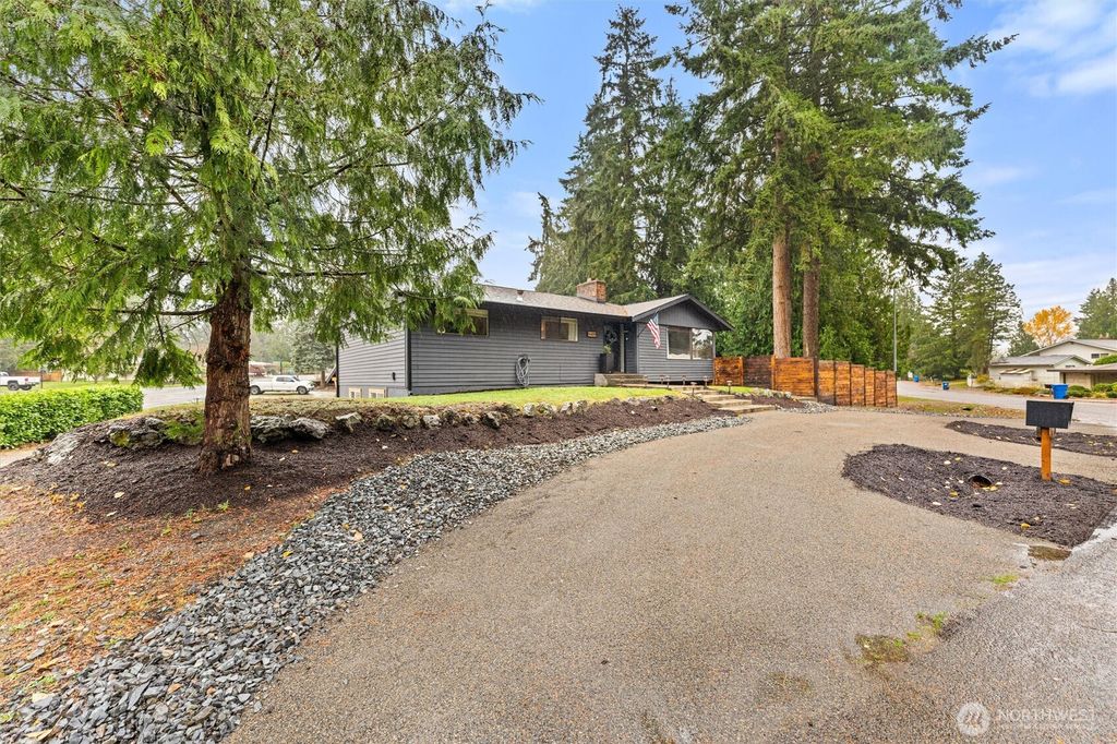 Photo of 14408 141st Place SE, Renton, WA 98059 (MLS # 2452895)