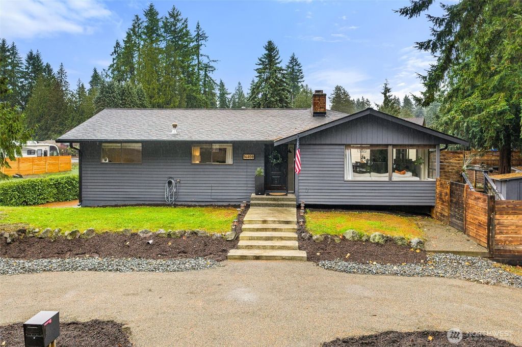 Photo of 14408 141st Place SE, Renton, WA 98059 (MLS # 2452895)
