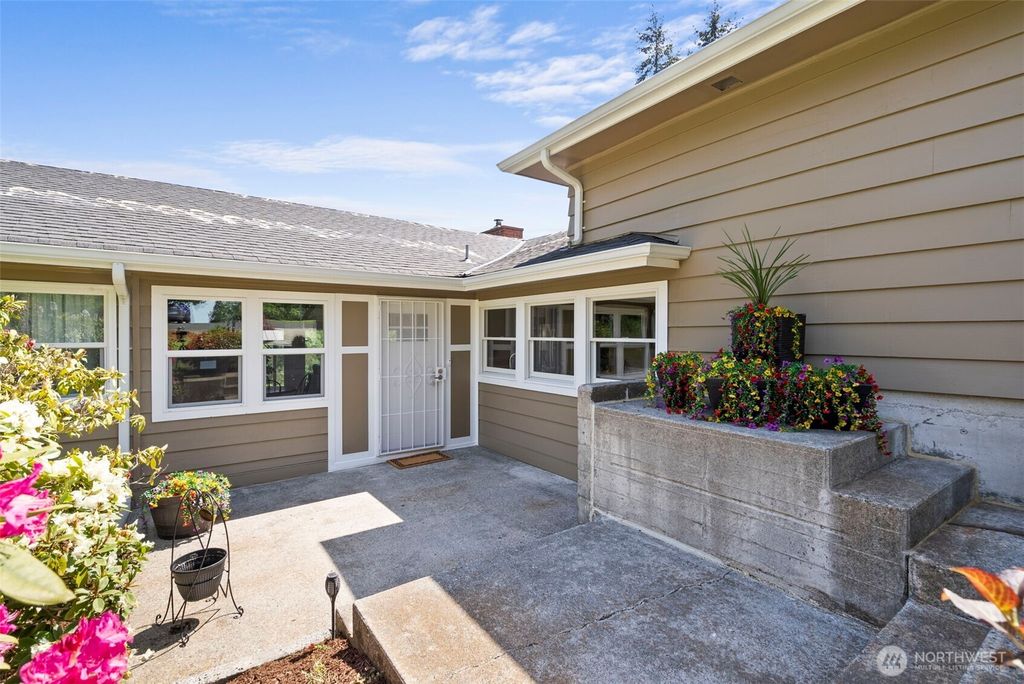 Photo of 246 Kennicott Road, Chehalis, WA 98532 (MLS # 2517619)