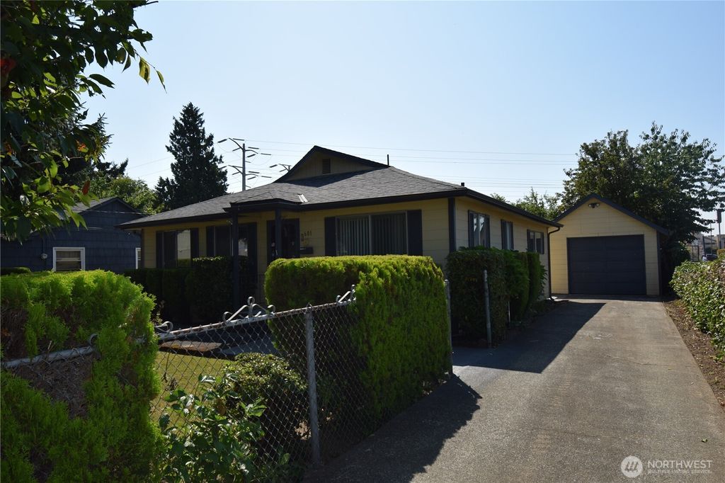 Photo of 601 Shattuck Avenue S, Renton, WA 98057 (MLS # 2438549)