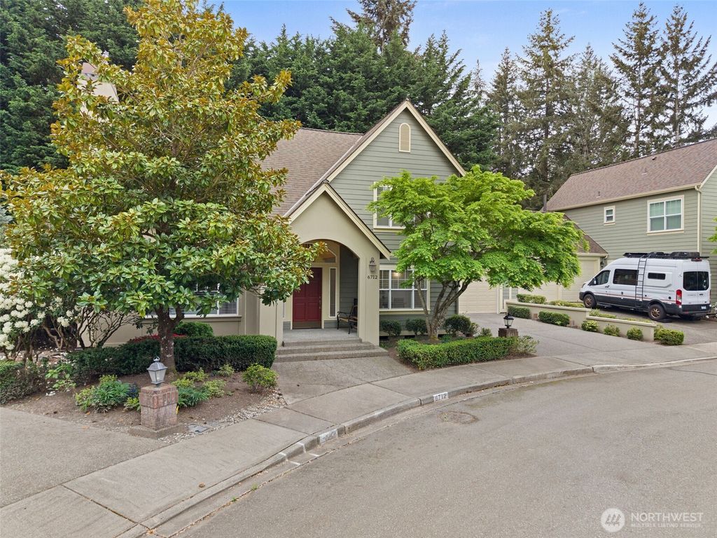 Photo of 6712 127 Place SE, Bellevue, WA 98006 (MLS # 2520533)
