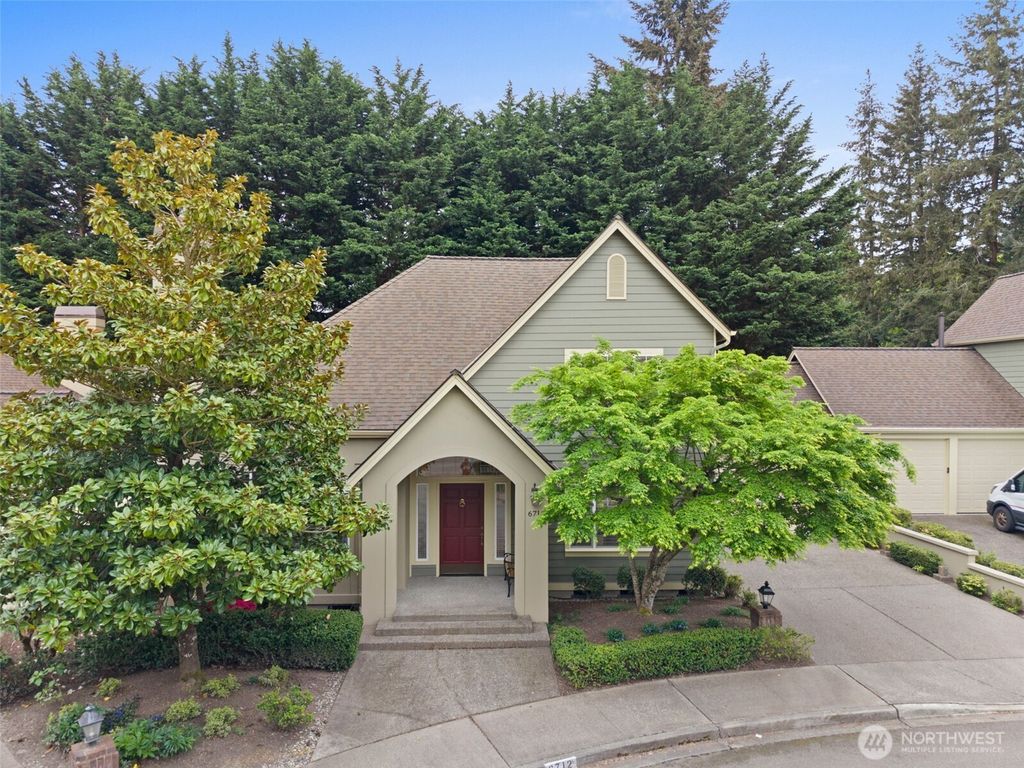 Photo of 6712 127 Place SE, Bellevue, WA 98006 (MLS # 2520533)