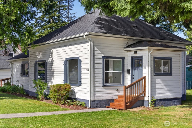 902 Fidalgo Street