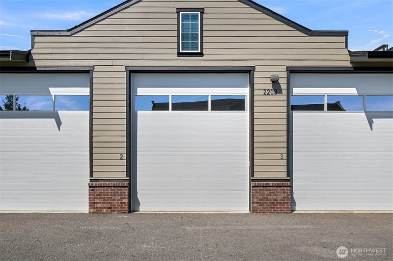 2203 Mercedes Drive 2