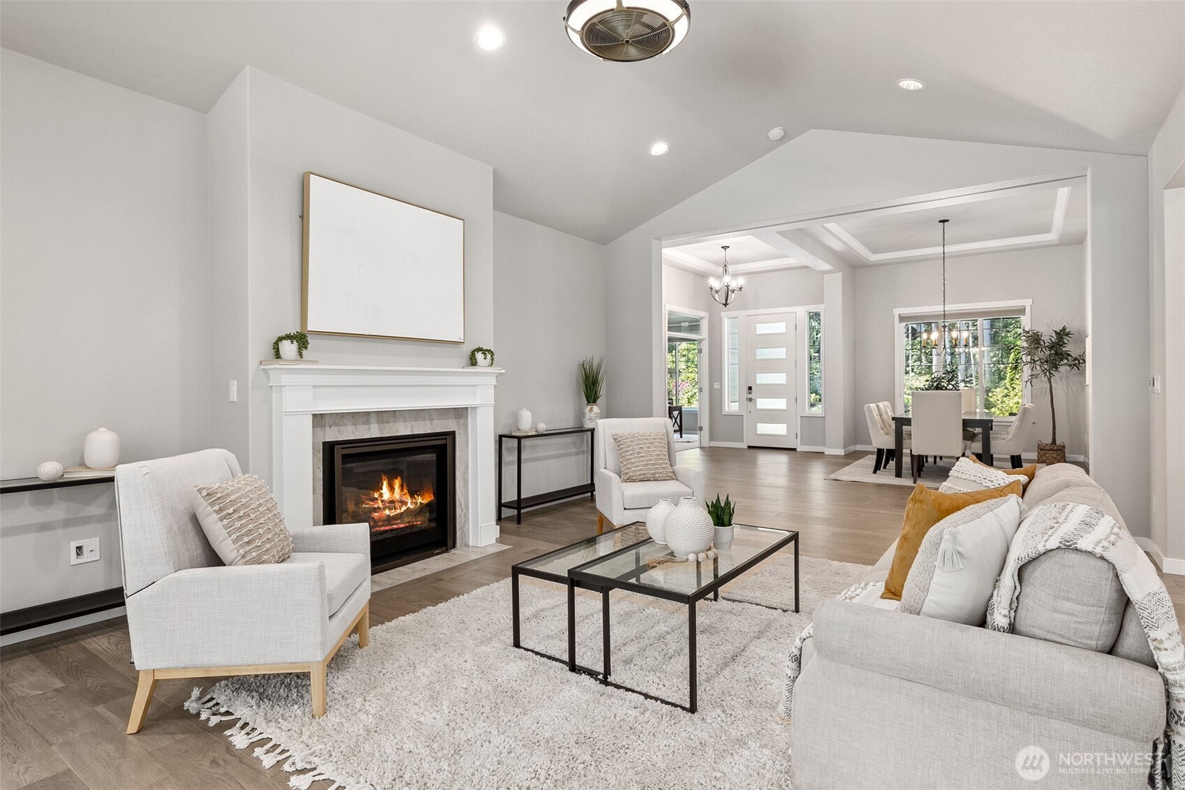 4644 Center Lane NE